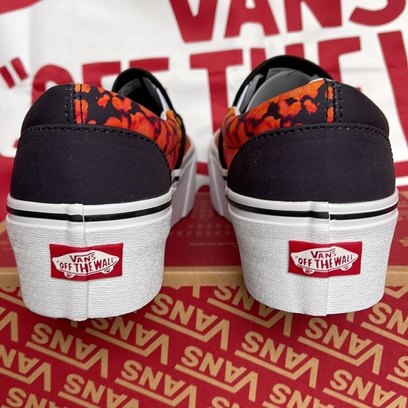 Vans Classic Slip-0n
Paradoxical Black/Multi
VNOA7Q5RBML
WMNS Platforms - Picture 14 of 16